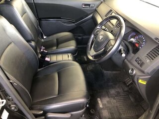 2016 Toyota ISis I Рестайлинг, чёрный, 1480000 рублей, вид 3