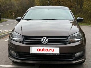 2017 Volkswagen Polo V Рестайлинг, коричневый, 890000 рублей, вид 1