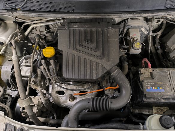 2017 Renault Logan II, золотистый, 800000 рублей - вид 28