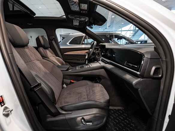 2026 Geely Monjaro I Рестайлинг, белый - вид 24