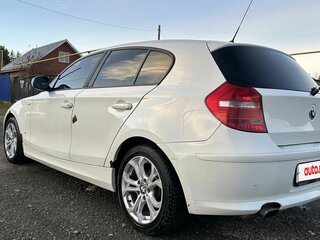 2010 BMW 1 серии 116i I (E81/E82/E87/E88) Рестайлинг, белый, 500000 рублей, вид 5