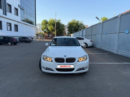 2011 BMW 3 серии 320i V (E90/E91/E92/E93) Рестайлинг, белый, 1250000 рублей, вид 3