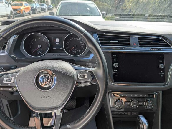 2019 Volkswagen Tiguan II, коричневый, 2150000 рублей - вид 12
