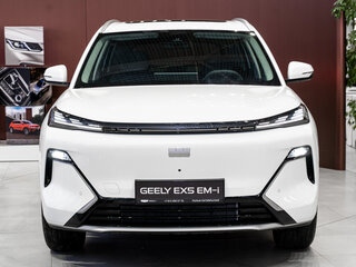 2026 Geely EX5 Гибрид EM-i, белый, 3974990 рублей, вид 2
