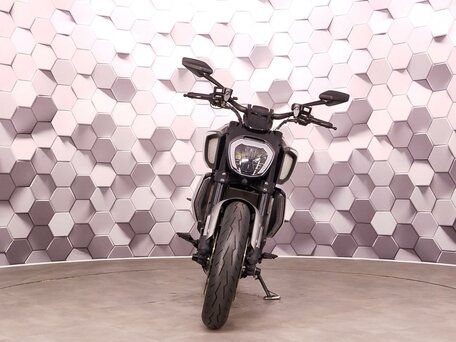 2021 Ducati Diavel 1260, серый, 1577000 рублей, вид 5