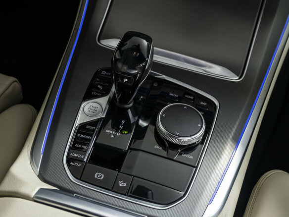 2019 BMW X5 40i IV (G05/G18), чёрный, 5500000 рублей - вид 25