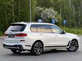 2023 BMW X7 40i I (G07) Рестайлинг, белый, 11200000 рублей - вид 4