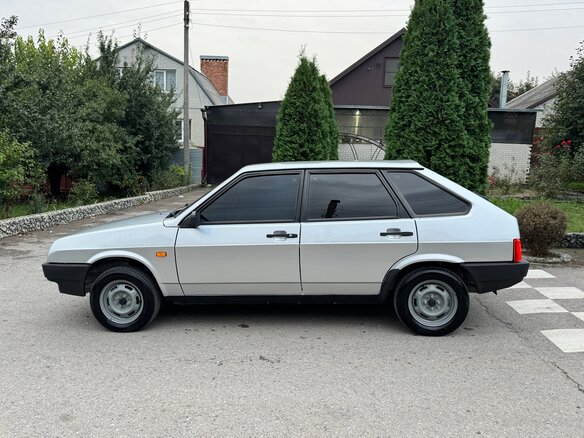 2004 Lada (ВАЗ) 21093i, серебристый, 500000 рублей - вид 6
