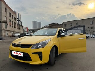 2019 Kia Rio IV, жёлтый, 1390000 рублей, вид 2
