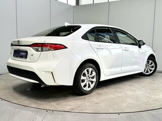 2022 Toyota Corolla XII (E210), белый, 1665000 рублей, вид 5