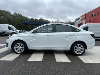 2024 Lada (ВАЗ) Vesta I Рестайлинг (NG), белый, 1400000 рублей, вид 4