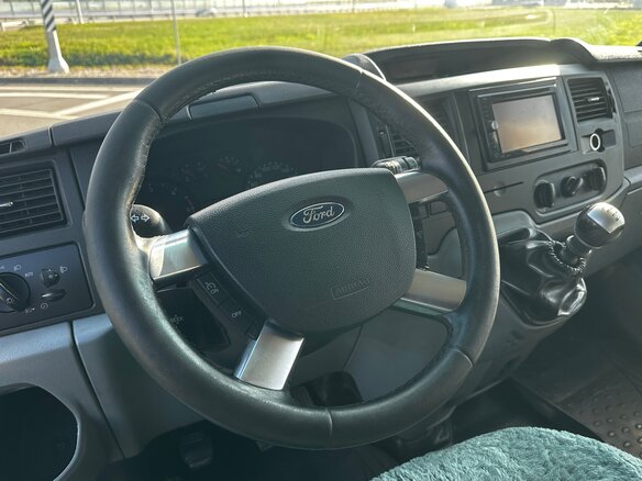 2009 Ford Transit, белый - вид 11