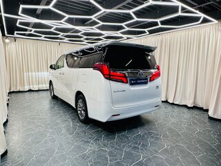 2018 Toyota Alphard III Рестайлинг, белый, 4299900 рублей, вид 4