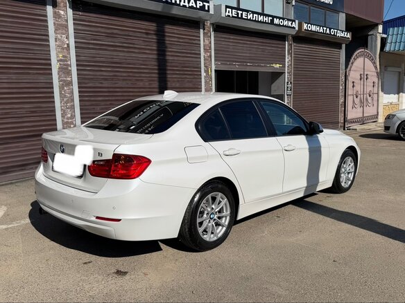 2015 BMW 3 серии 320i VI (F3x), белый, 2000000 рублей - вид 3