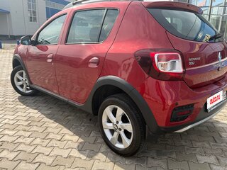 2015 Renault Sandero Stepway II, красный, 650000 рублей, вид 5