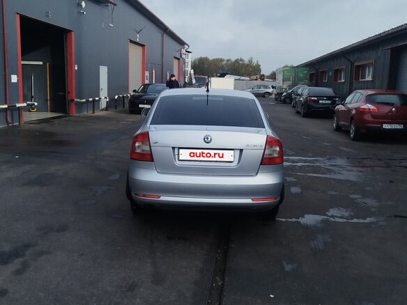 2012 Skoda Octavia II (A5) Рестайлинг, серебристый, 500000 рублей - вид 3