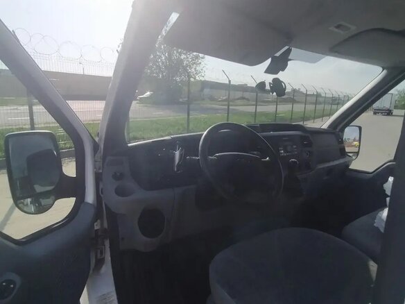 2010 Ford Transit, белый, 1390000 рублей - вид 3