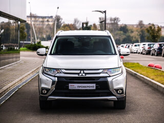 2015 Mitsubishi Outlander III Рестайлинг 2, белый, 1579777 рублей, вид 4