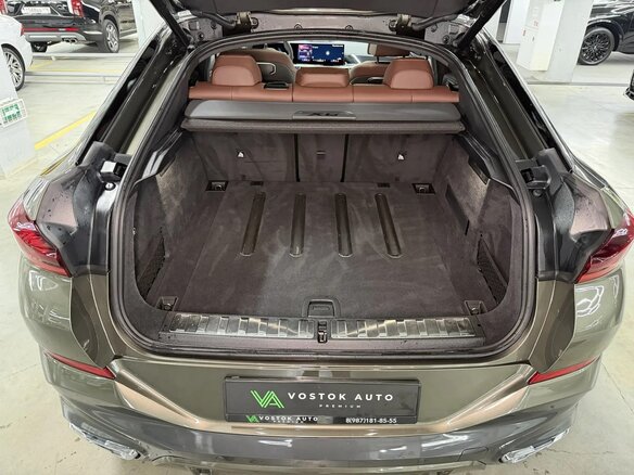 2025 BMW X6 40i III (G06) Рестайлинг, серый, 15850000 рублей - вид 22