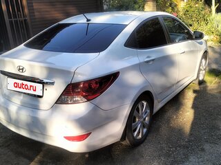 2012 Hyundai Solaris I, белый, 700000 рублей, вид 4
