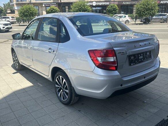 2026 Lada (ВАЗ) Granta I Рестайлинг, серебристый, 1230000 рублей - вид 6