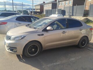 2015 Kia Rio III Рестайлинг, бежевый, 780000 рублей, вид 5