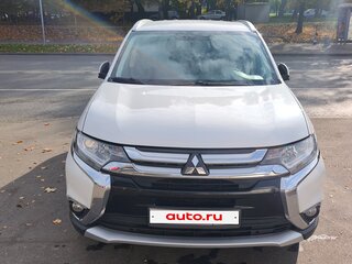 2018 Mitsubishi Outlander III Рестайлинг 2, белый, 1900000 рублей, вид 2