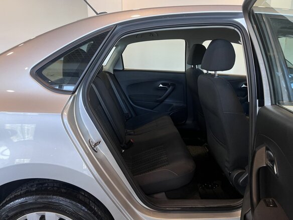 2019 Volkswagen Polo V Рестайлинг, серый, 1210000 рублей - вид 16
