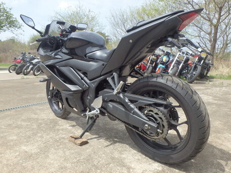 2020 Yamaha YZF-R3, чёрный, 590000 рублей, вид 3