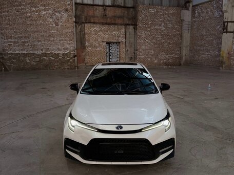 2022 Toyota Corolla Sporty XII (E210) Рестайлинг, белый, 1800000 рублей, вид 2