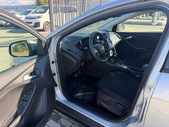 2016 Ford Focus III Рестайлинг, серебристый, 997000 рублей - вид 25