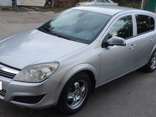 2009 Opel Astra H Рестайлинг, серебристый, 260000 рублей, вид 1