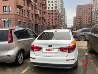 2017 Kia Rio III Рестайлинг, белый, 390000 рублей, вид 3