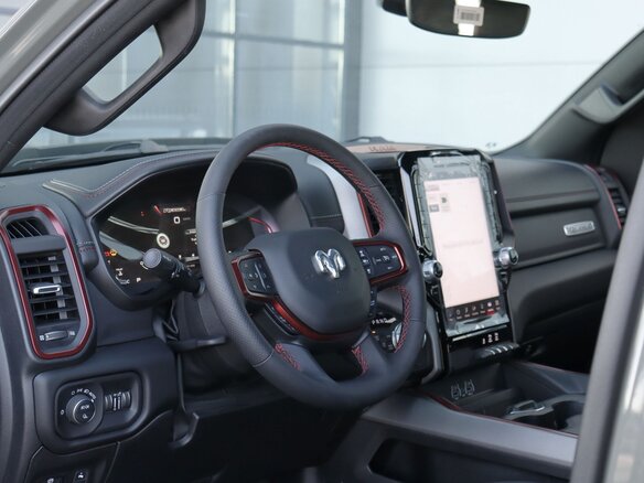 2026 Ram 1500 Crew Cab V Рестайлинг, зелёный - вид 2