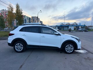 2022 Kia Rio X IV Рестайлинг, белый, 1690000 рублей, вид 4