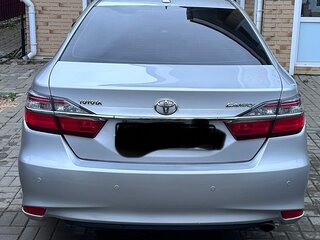 2017 Toyota Camry VII (XV50) Рестайлинг 2, серебристый, 1995000 рублей, вид 4