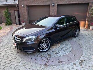 2015 Mercedes-Benz A-Класс 180 III (W176), коричневый, 1900000 рублей, вид 2