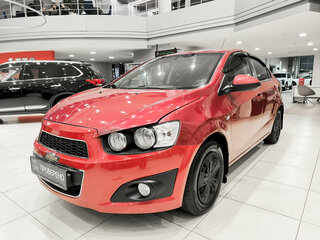 2013 Chevrolet Aveo II, красный, 370000 рублей, вид 1