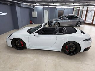 2022 Porsche 911 Carrera 4 GTS VIII (992), белый, 17600000 рублей, вид 3