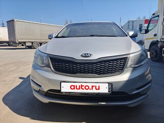 2016 Kia Rio III Рестайлинг, серебристый, 1050000 рублей, вид 1