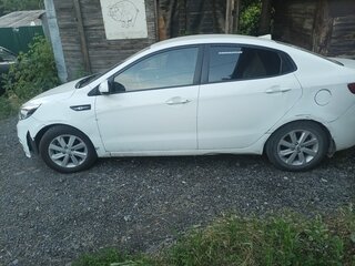 2017 Kia Rio III Рестайлинг, белый, 510000 рублей, вид 2