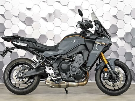 2024 Yamaha MT-09 Tracer (FJ-09), серый, 1639000 рублей, вид 3