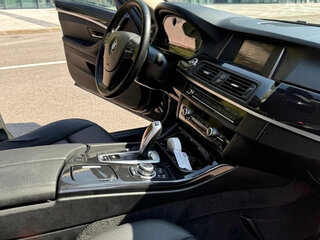 2013 BMW 5 серии 520i VI (F10/F11/F07), чёрный, 1550000 рублей, вид 5