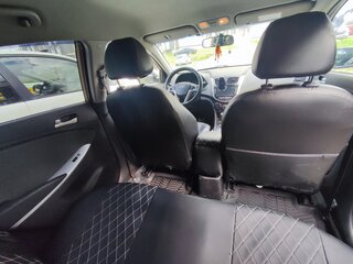 2013 Hyundai Solaris I, бежевый, 750000 рублей, вид 5