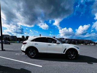 2015 Infiniti QX70, белый, 2690000 рублей, вид 2