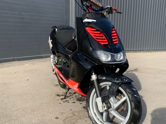 1998 Aprilia SR 50, чёрный, 250000 рублей - вид 1