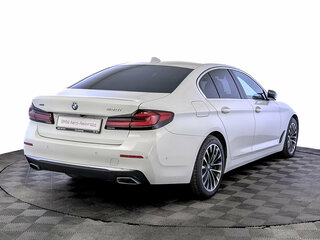 2022 BMW 5 серии Long 530Li xDrive VII (G30/G31/G38) Рестайлинг, белый, 5130000 рублей, вид 5