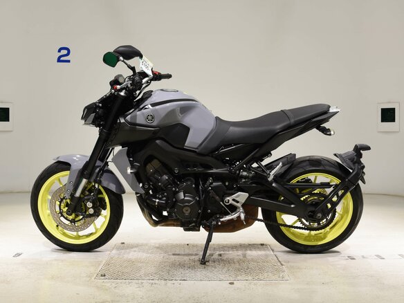 2017 Yamaha MT-09 (FZ-09), серый, 840000 рублей - вид 2