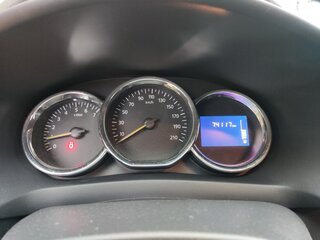 2015 Renault Logan II, красный, 950000 рублей, вид 5