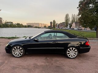 2005 Mercedes-Benz CLK-Класс 320 II (W209), чёрный, 990000 рублей, вид 2